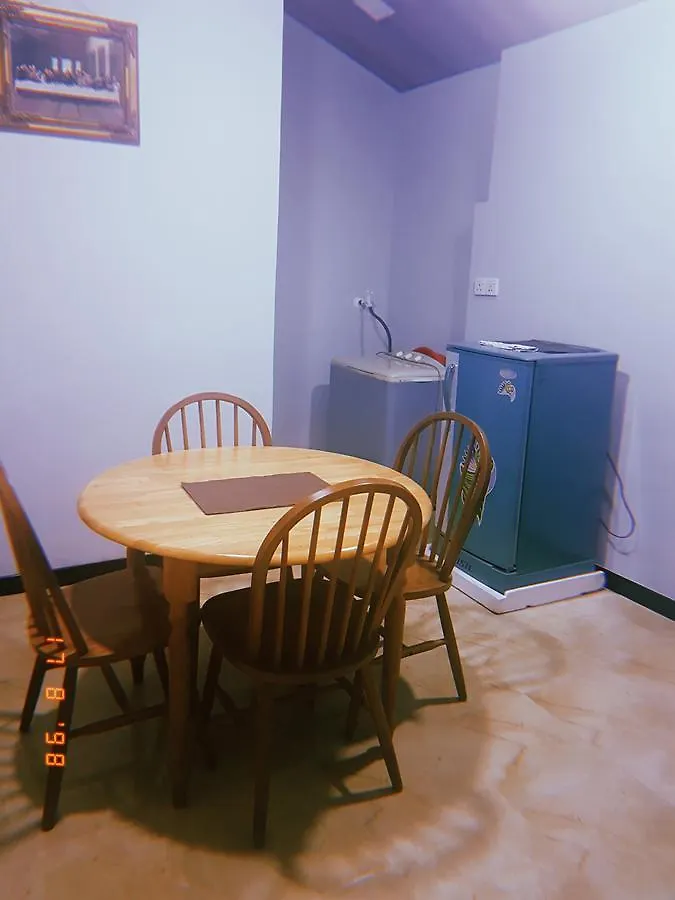 Yoho The Blue Pearl Family Cottage 尼甘布 0*,  斯里兰卡